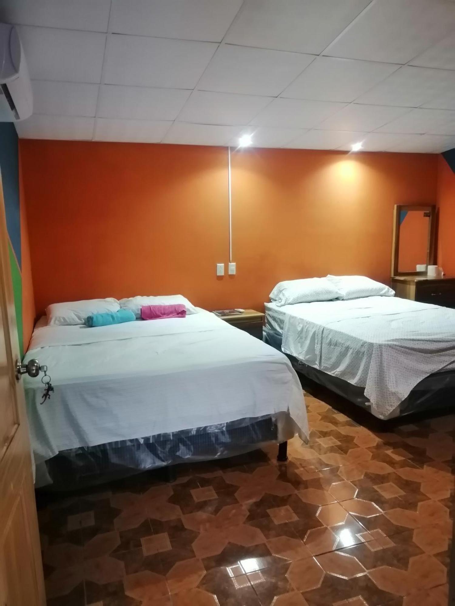 Tamanique Hostal Nina Oly الغرفة الصورة